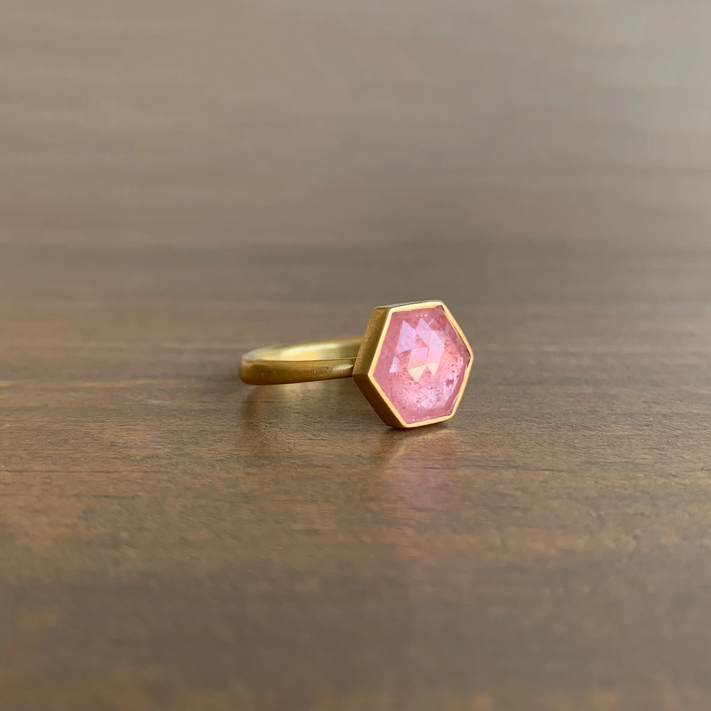 Hexy Peachy-Pink Umba Sapphire Ring