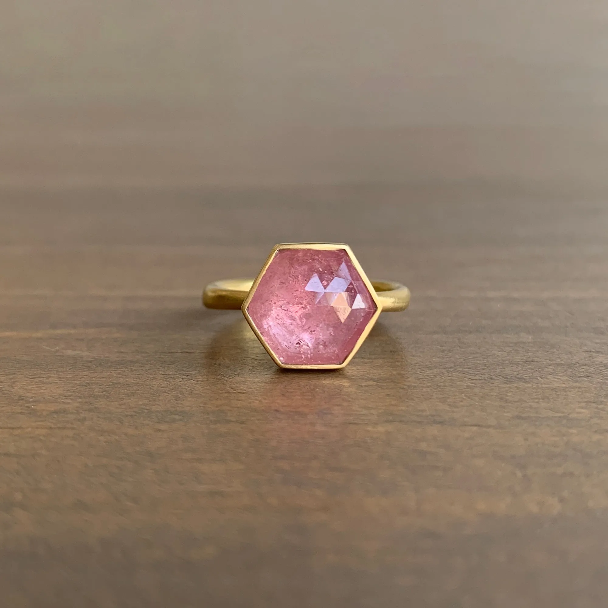 Hexy Peachy-Pink Umba Sapphire Ring